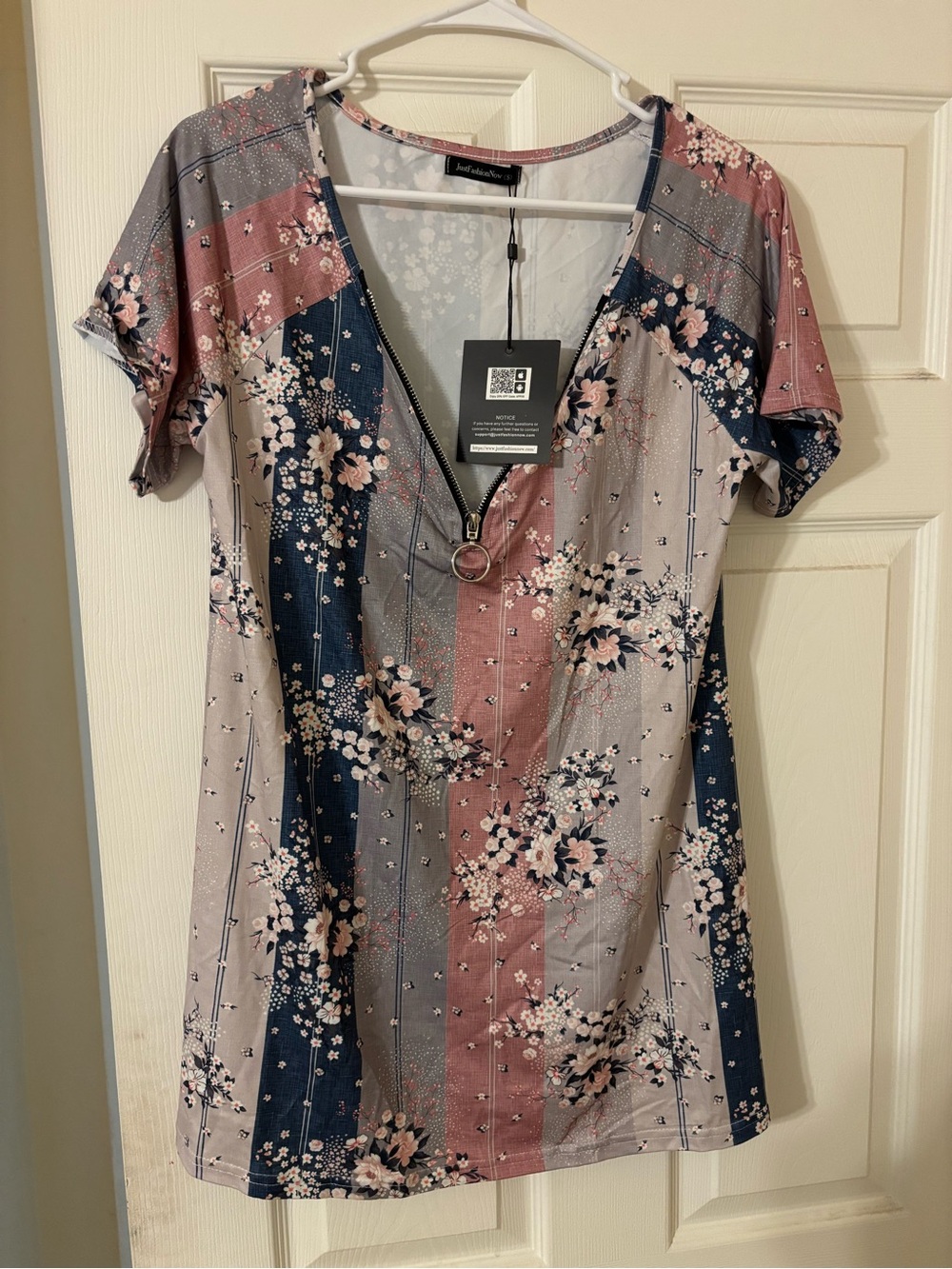 Floral Stripe V-Neck Zip Tunic Top - Blush Pink & Navy Runs big.